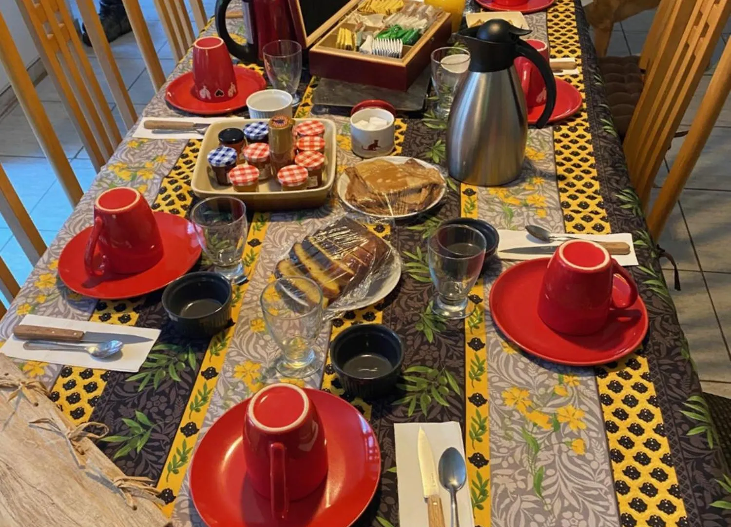 L'Escapade De Jos , Chambres Et Table D'Hote Pont-de-Salars Bed and Breakfast